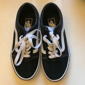 Youth size 1 black and white Vans